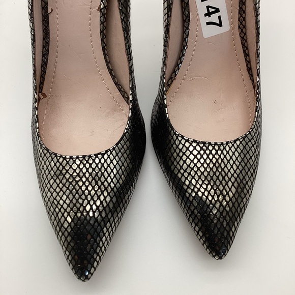 1930. Vince Camuto Silver & Black Pump NWOT Size 8.5 - Picture 8 of 13